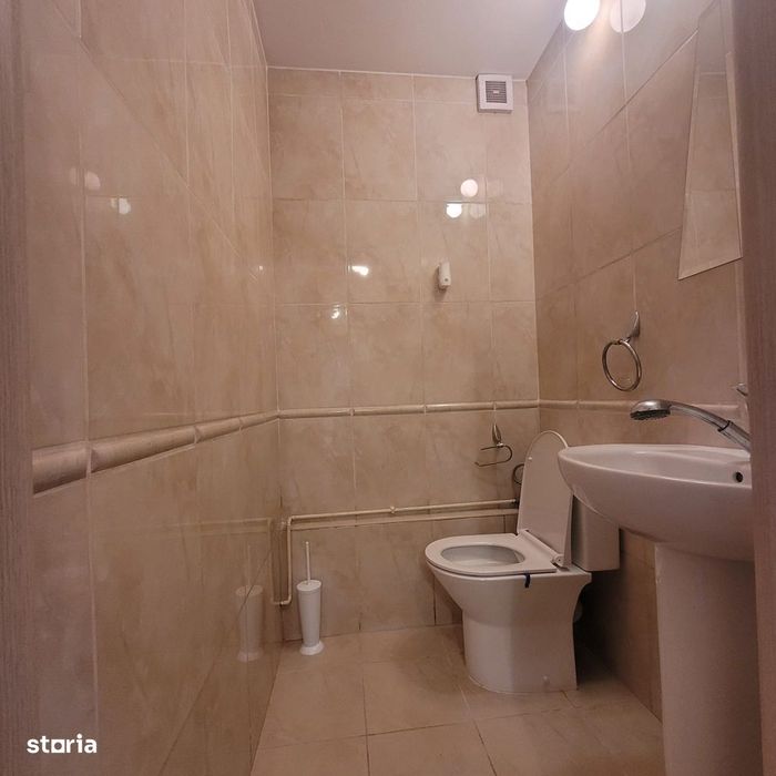 Vand apartament cu 3 camere Centrul Civic, Strada Toamnei