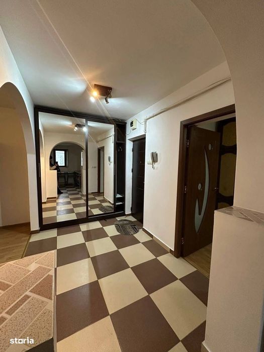De vanzare apartament cu 3 camere, mobilat și utilat,in zona Madam Pop