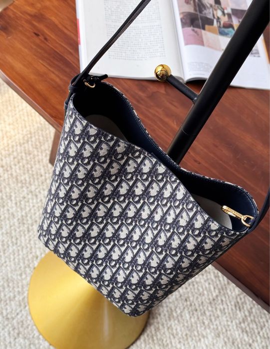 Geanta Dior , calitate premium , pe comanda , noua