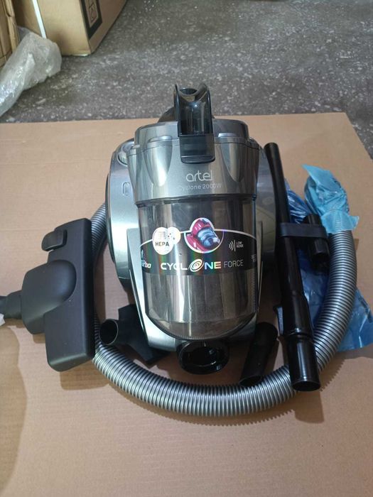 срочно продам пылесос новый