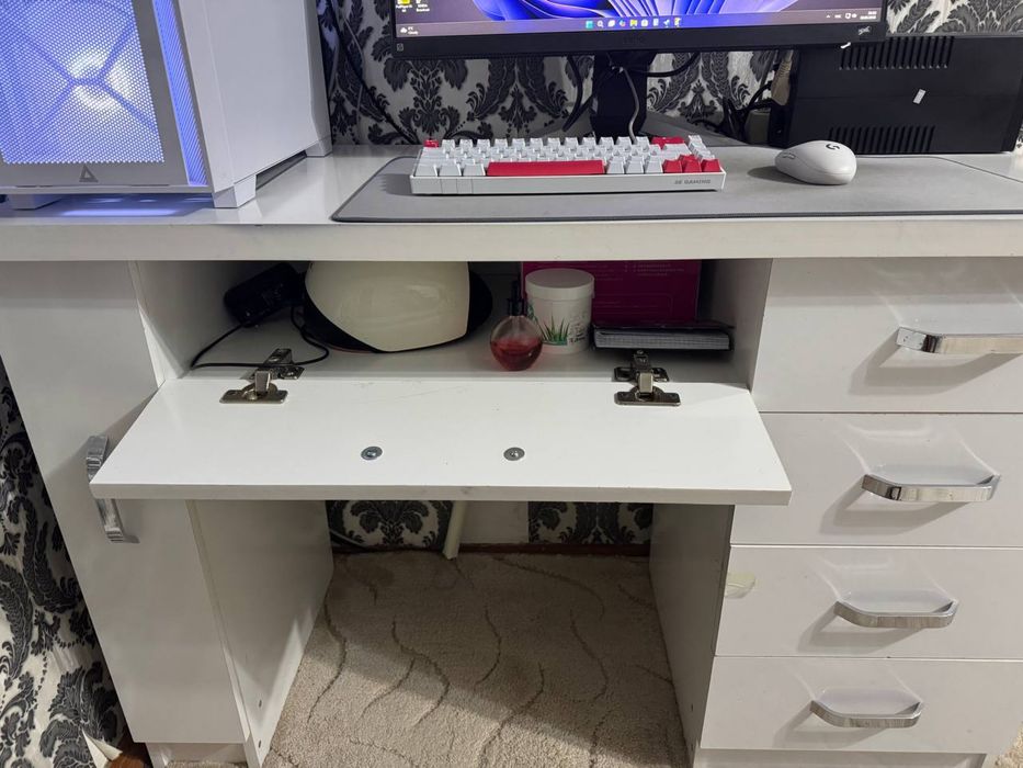 Стол компьютерный (письменный)