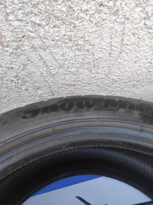 Продава автомобилни гуми 17 цола ,гумите са със 8 ММ грайфер запазени