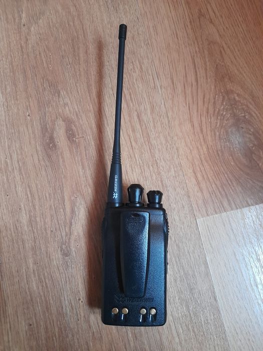 Stație radio emisie recepție 136-175 Mhz,350-390 Mhz,400-470 Mhz