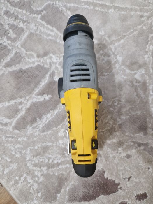 rotopercutor cu acumulator DeWALT 18V/20V MAX XR Brushless