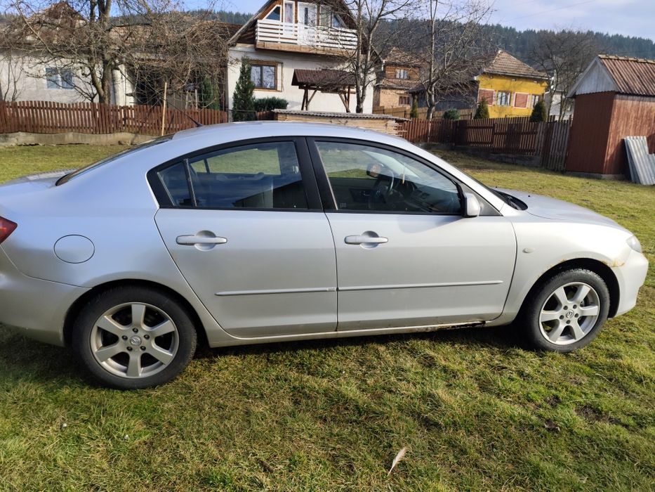 Mazda 3  Sedan  2005