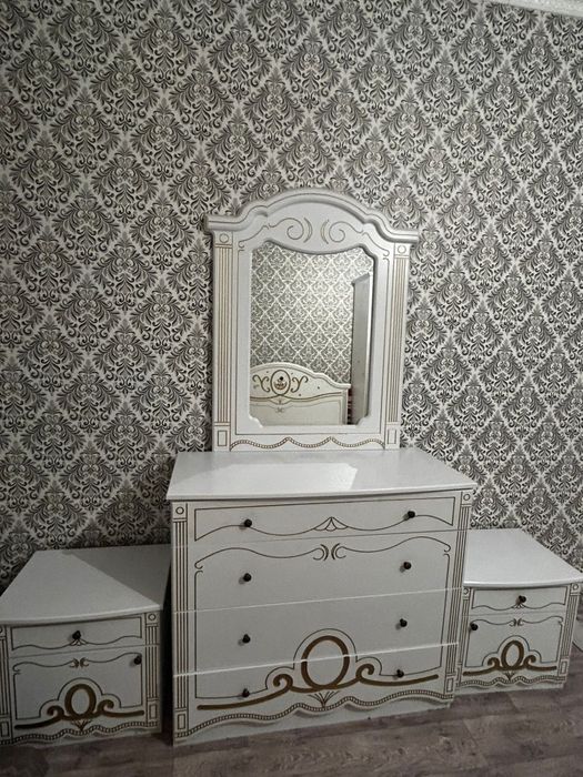 Продам Б/У спальную гарнитуру