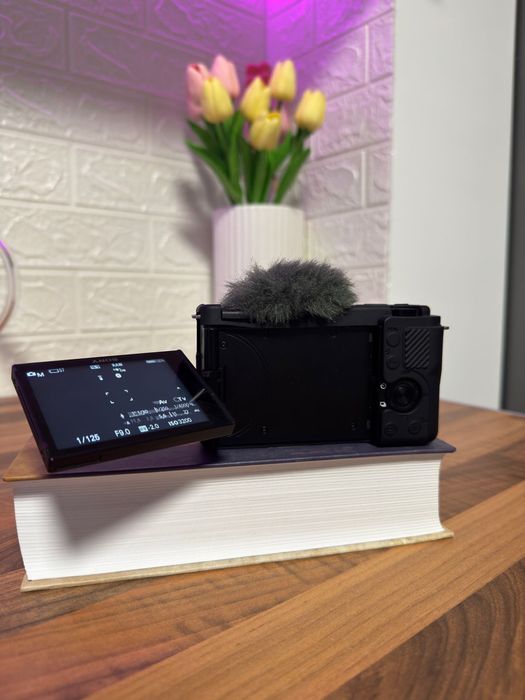 Sony ZV-E10 + 16-50mm OSS + Sony GP-VPT2BT