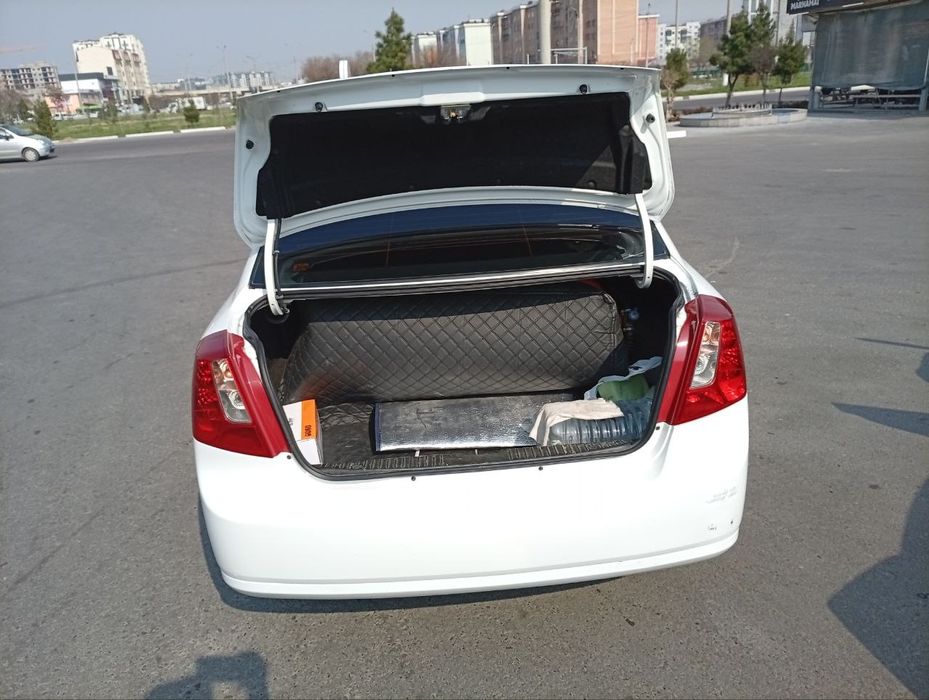 Продаётся Ласетти 1.8