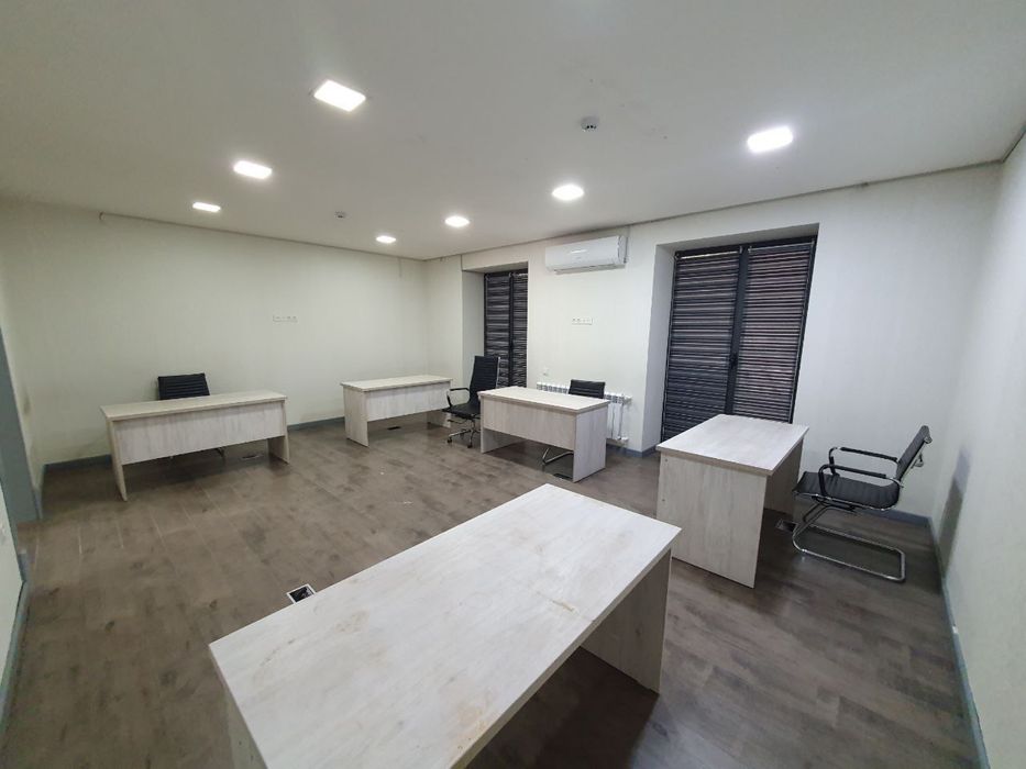 Аренда офиса с мебелью техникой 93 кв.м