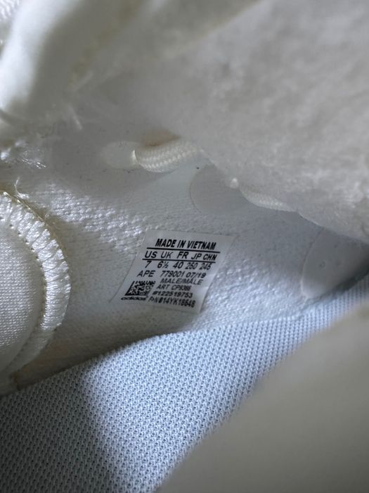 Кроссовки adidas Yeezy