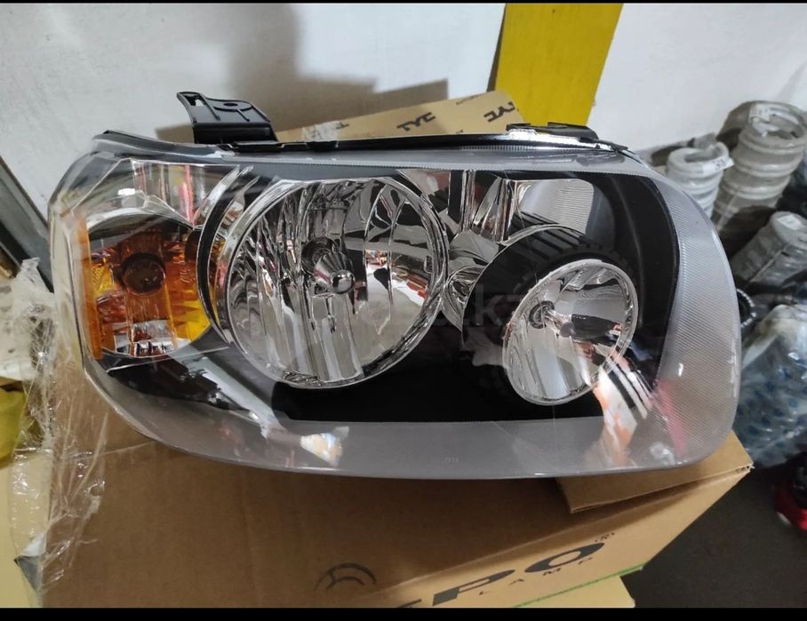 Фонарь фара габарит поворот Мазда Трибут