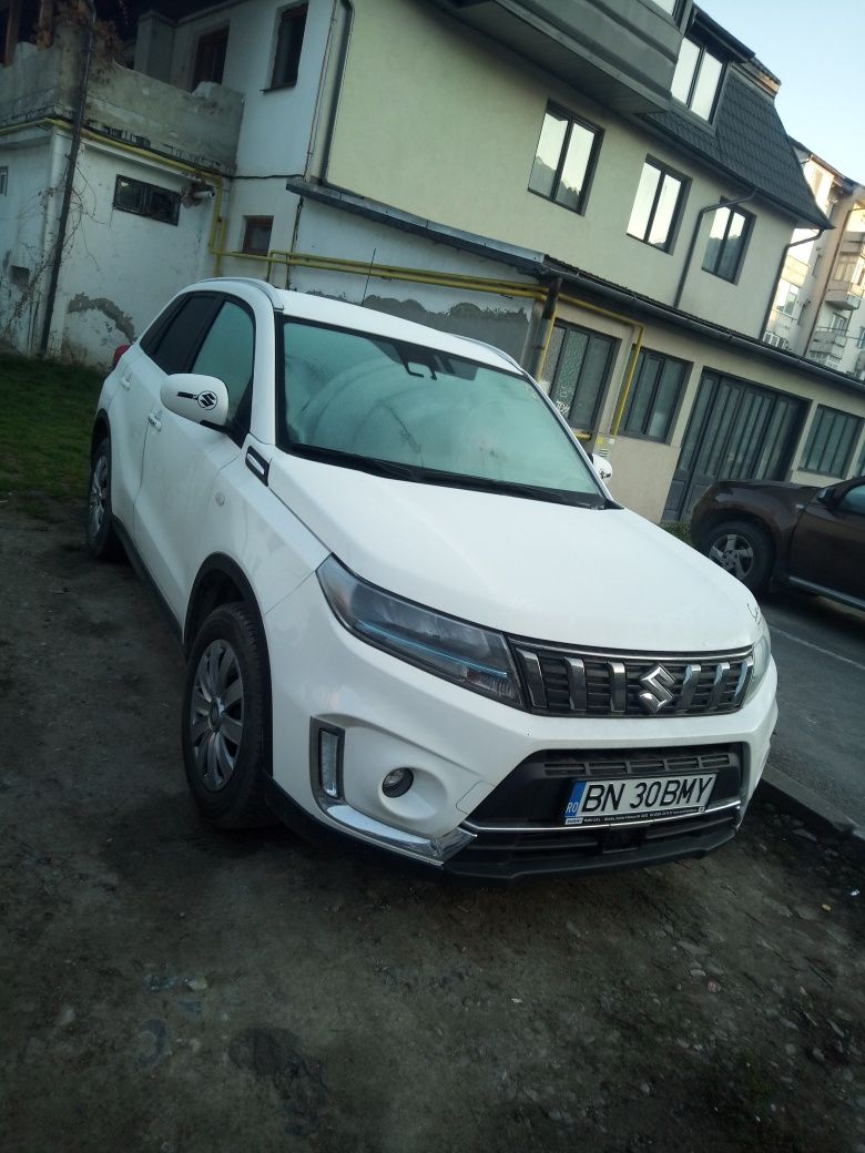 Suzuki Vitara hibrid 2021 allgrip Bistrita • OLX.ro