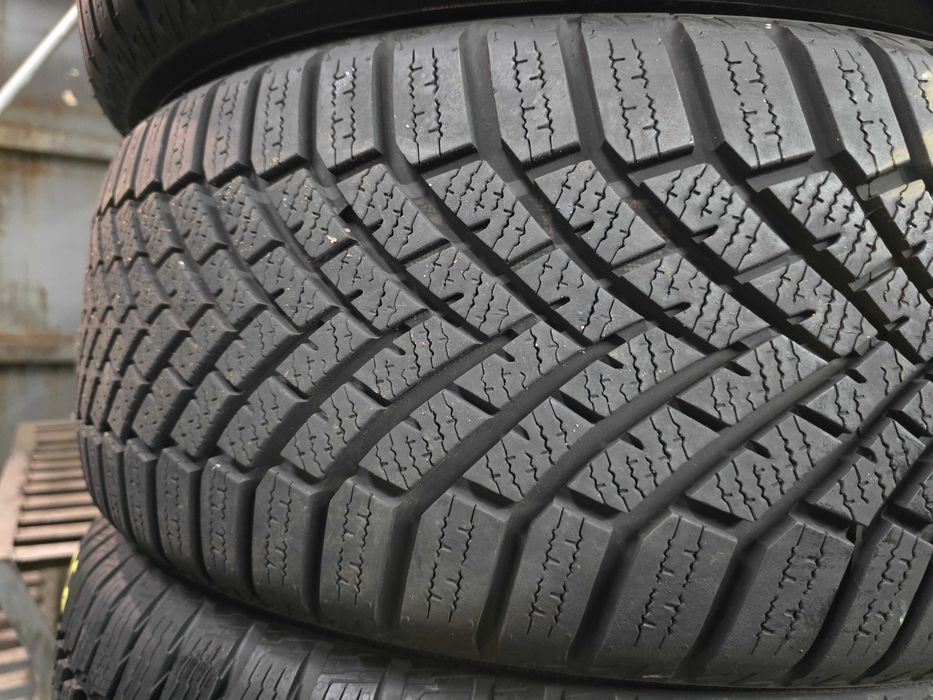 2бр Като нови зимни гуми 205 55 16 - Yokohama - DOT 2024