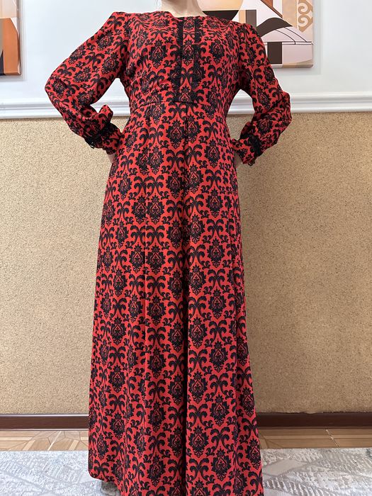 Продается вечерние платья