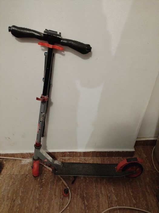 De. Vânzare. Trotineta.