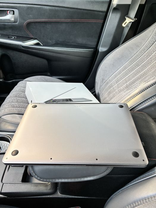 Macbook Pro 2019г