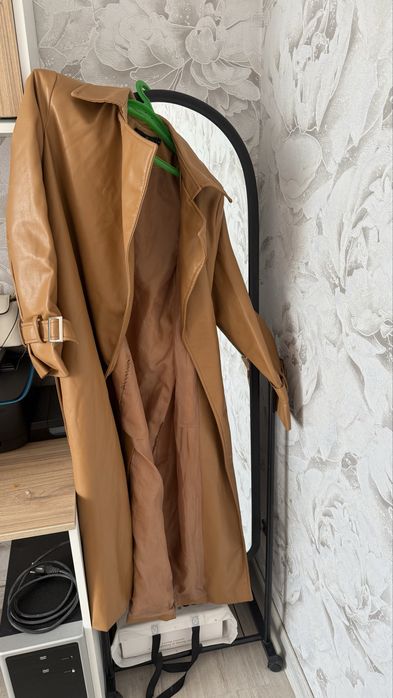 Плащ сатылады б/у