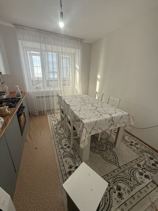 Прдам стол и 4 стула