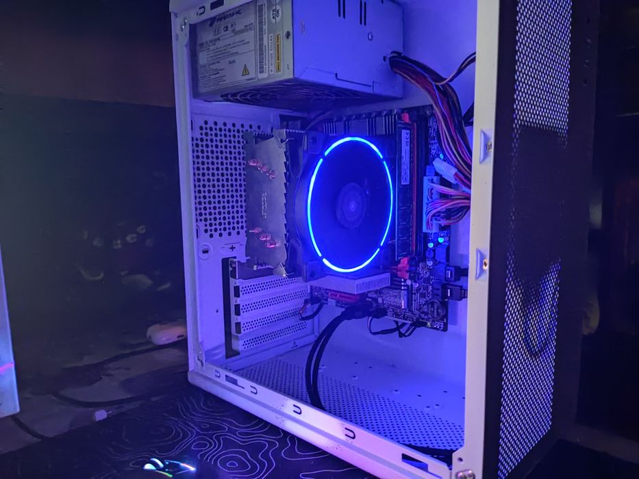 Продам средне игровой пк