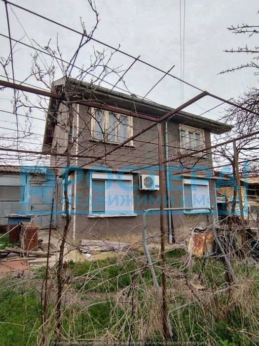 Продава се Къща в Търговище, Център - 100 кв.м за 587 €/кв.м - Снимка #1