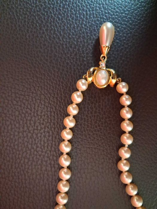 Дамско колие - перли и обеци