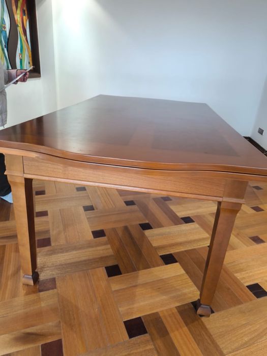 Продам большой кухонный стол