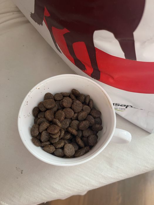 Продам корм для маленьких собачек .