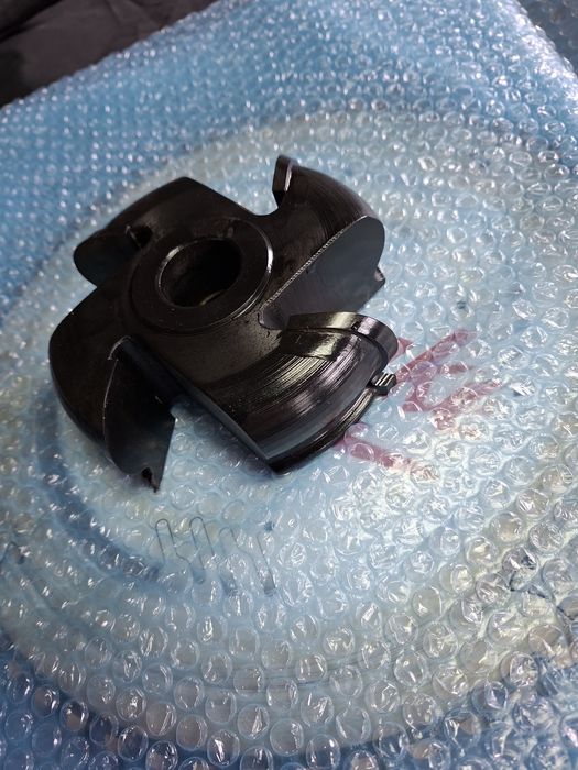 Freza profilata pentru coroane