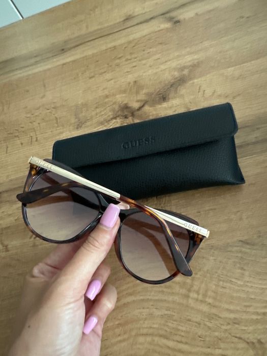 Дамски слънчеви очила Guess