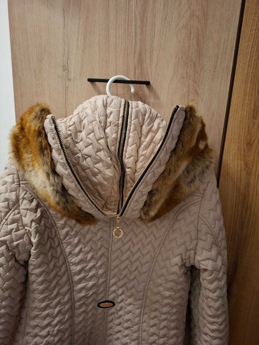 Дамско яке на марката Lucy