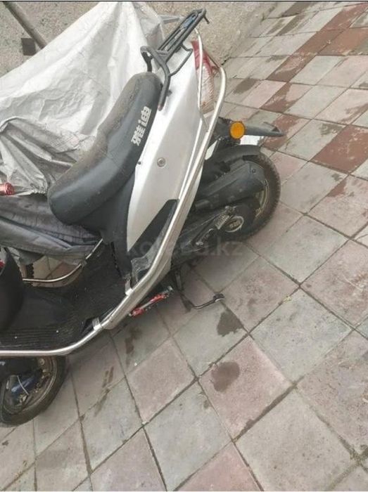 Продам скутер Yadea 80куб