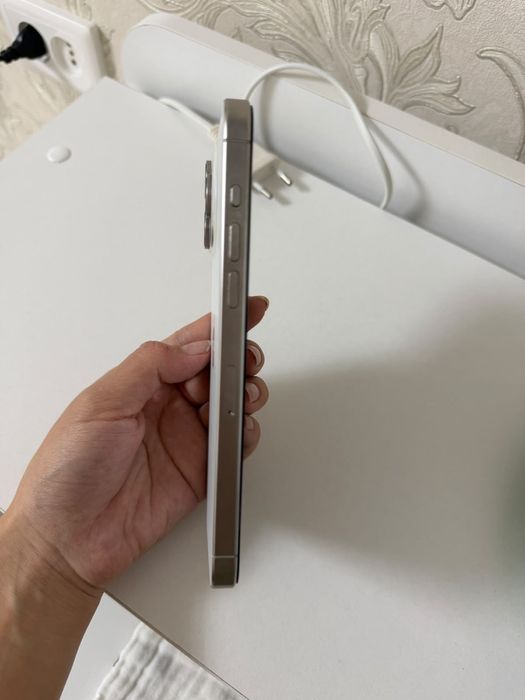 Продам Iphone 15 pro max 256