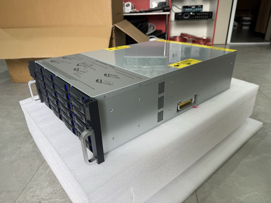 Hikvision DS-A80624S(E) - профессиональное сетевое хранилище, 24 HDD