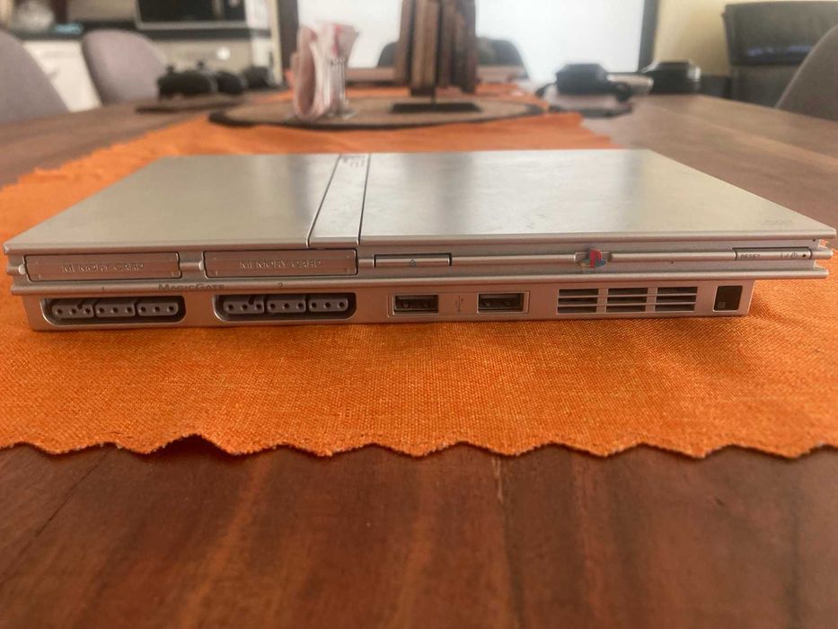 PlayStation 2 Slim (PS2) – модел SCPH-70004 (Само конзола)