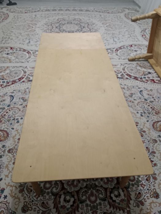 Продается стол новый