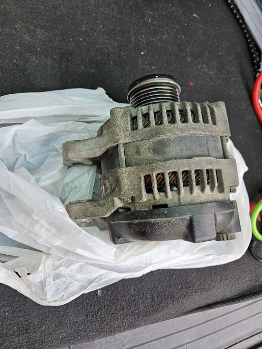 Алтернатор hundai ix35 2010 .