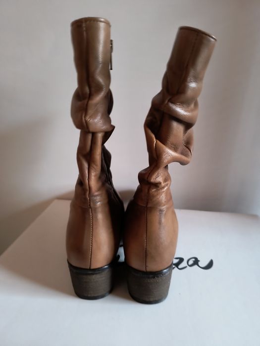 Дамски боти, кожа