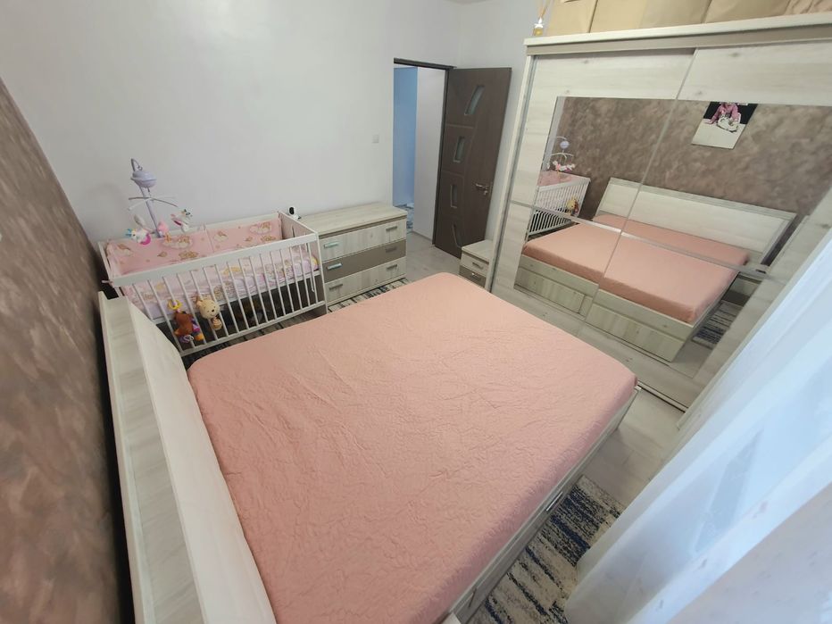 Vând apartament cu 2 camere etajul1 în cartierul Unirii