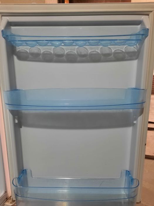 Офисный холодильник