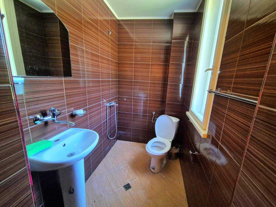 Комплекс -механа и къща за гости до Гложенския манастир и Тетевен !