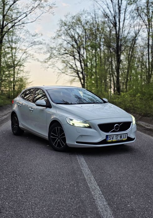 volvo v40