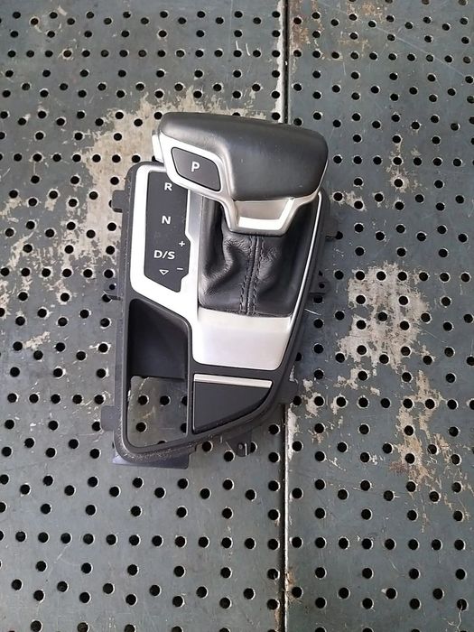 Nuca schimbator rama audi a4 b9 8w 8w1713111c