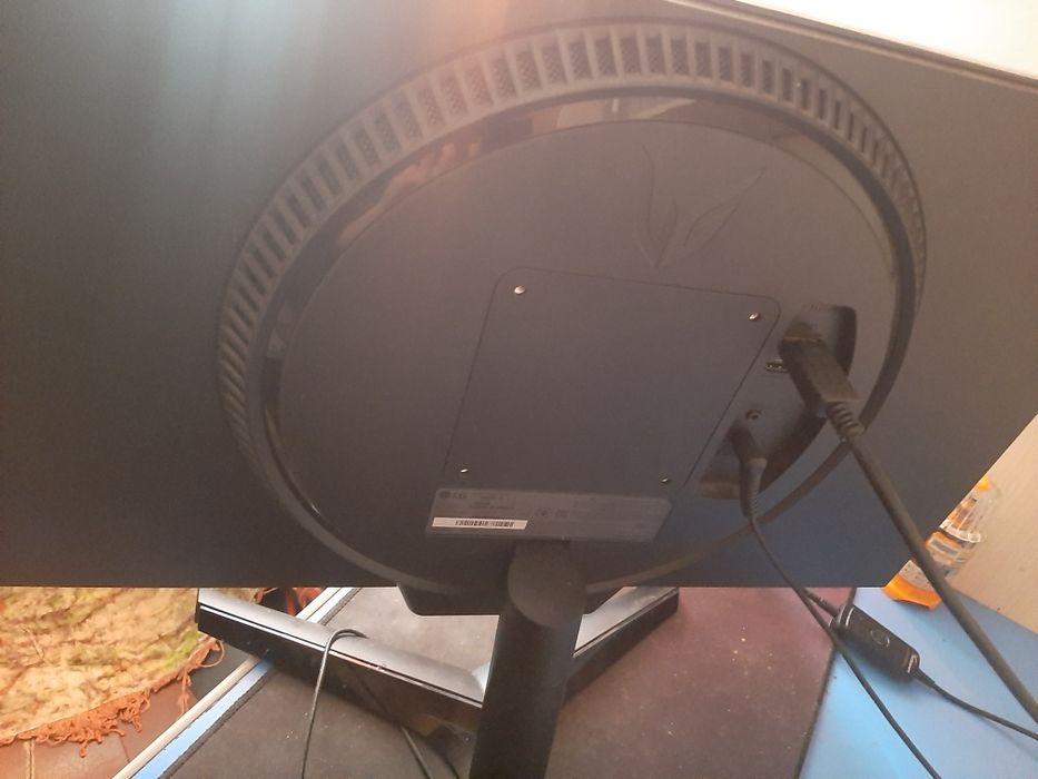 LG ultragear 24, 144, 1мс, ips