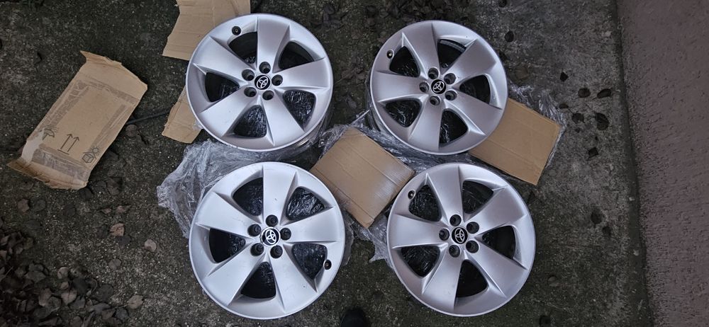 5/100/17 toyota prius avensis оригинални джанти за тойота приус 17 цол