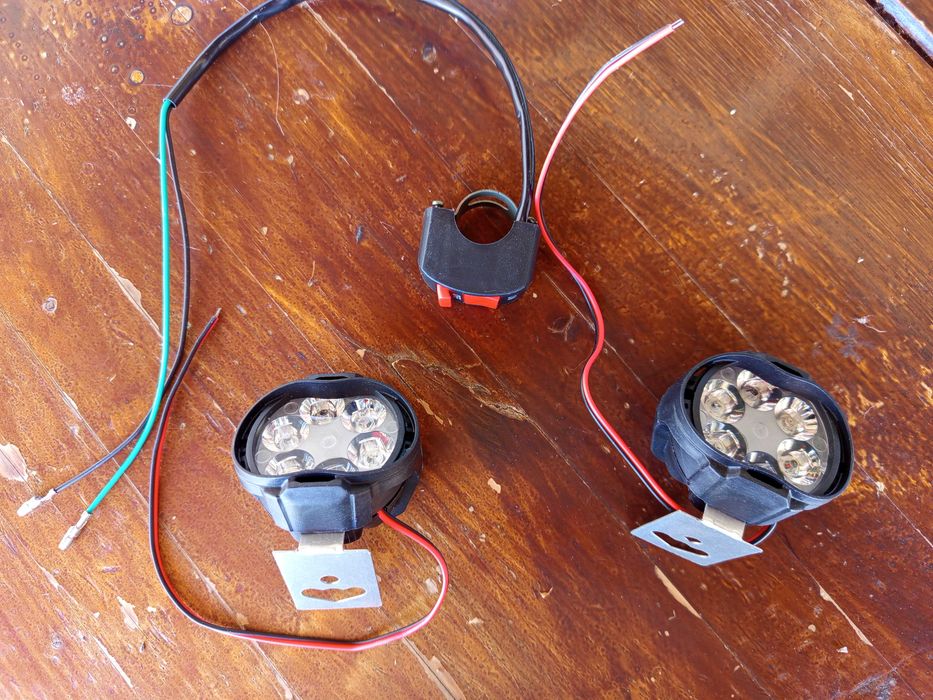 Лед фар за мотор