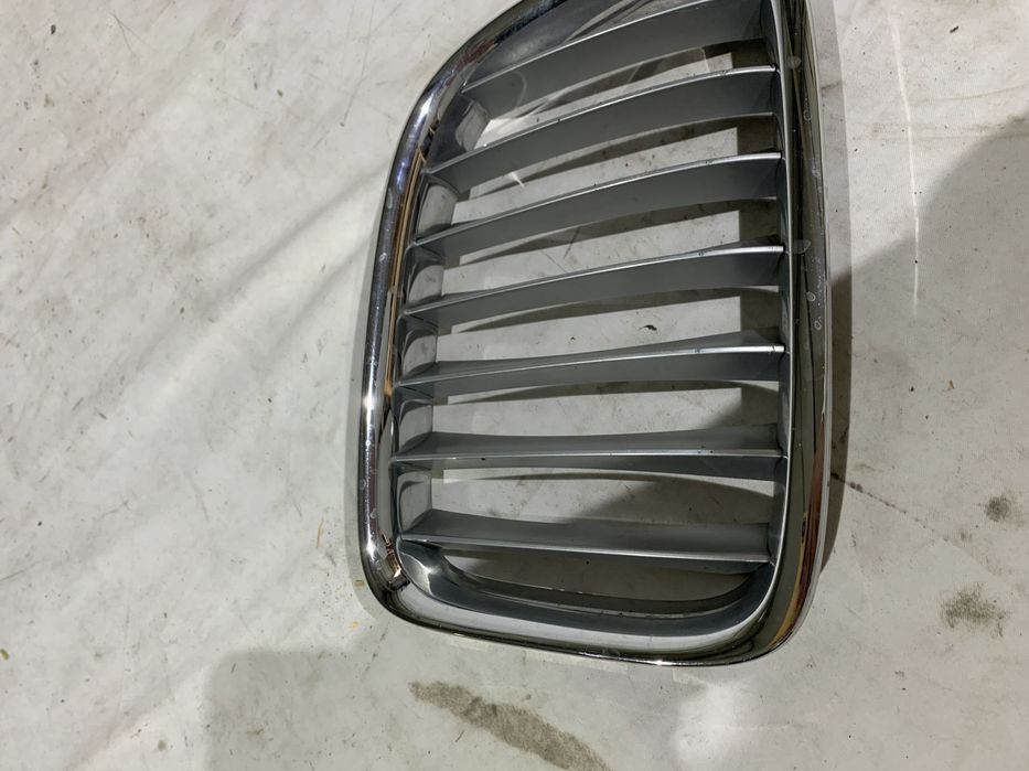 Grila radiator (nara) dreapta BMW X1, E84, 2009, 2010, 2011, 2012, 2013, 2014, cod origine OE 51112993308.