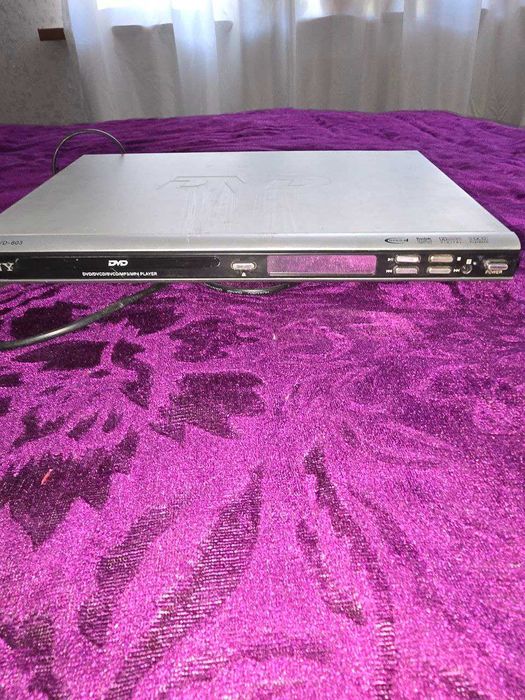 Продаётся  ДВД плеер сони