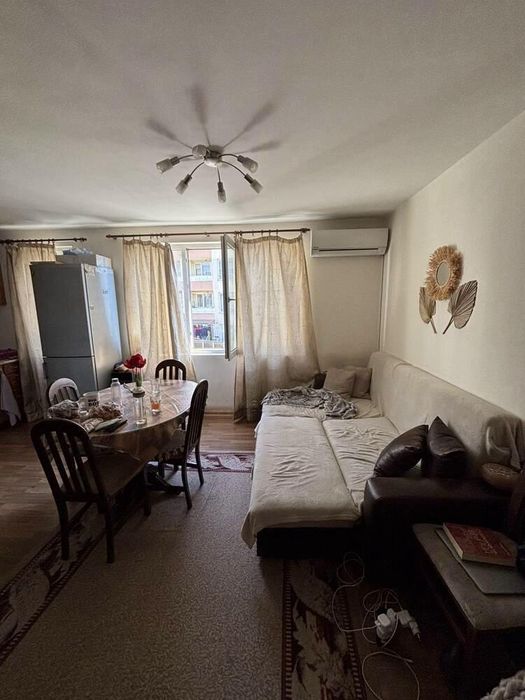 Дава се под наем Тристаен апартамент в София, Витоша - 80 кв.м за 763.98 € - Снимка #1