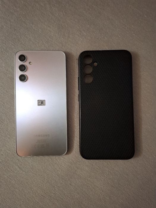 Продавам Samsung А34.Телефона е ползван два месеца с зарядно.