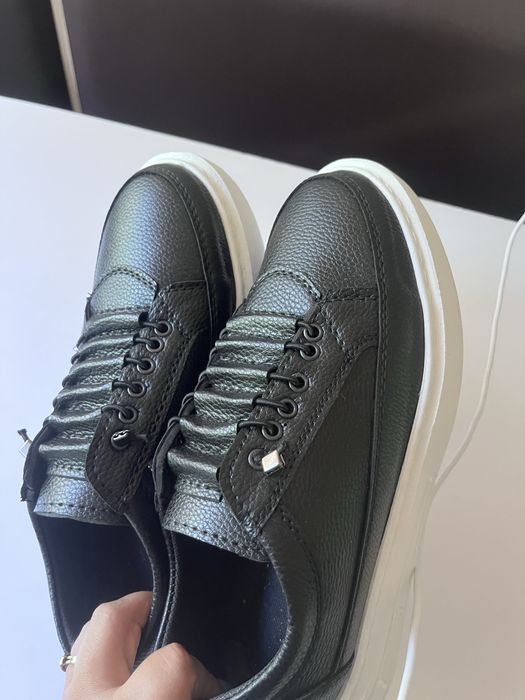 Noi pantofi barbatesi usori comozi marime 40.